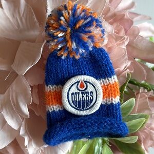 Oilers Vintage Pins and Badges, Edmonton Oilers Vintage Hat Toque Pin VTg